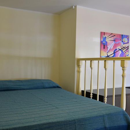 Gemelli Holidays -2 Easy Lofts, Groundfloor With Courtyard, Mezzanine Bedroom, Baby & Pet Friendly, Near Monte Mario Station Connecting To Center In 20 Minutes, 2 Steps From Bus, Groceries, Restaurants, Park, Cycle Path - Warm Guest Care In 4 Languag Exterior foto